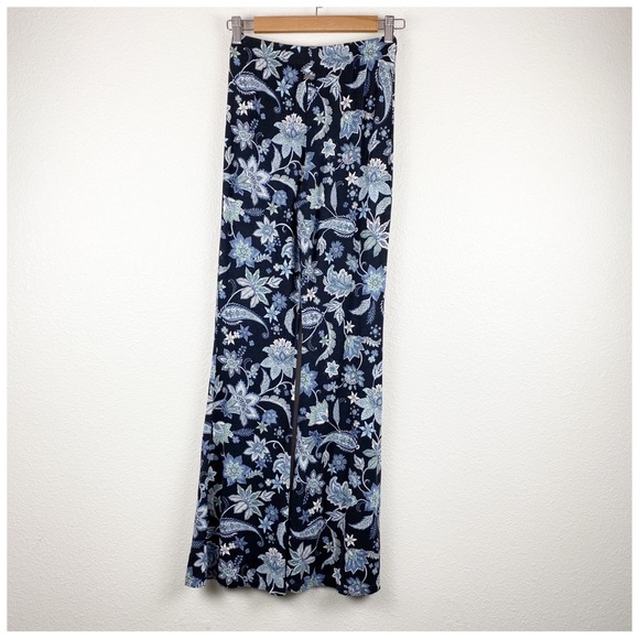 Ghanda Co. Rosa Blue Paisley Knit Flare Pants Size 8 - Picture 5 of 12